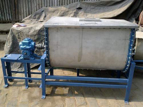 Detergent powder mixer machine